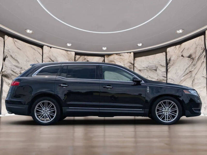 2019 Lincoln MKT Reserve