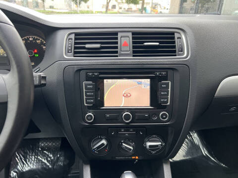 2011 Volkswagen Jetta SEL PZEV