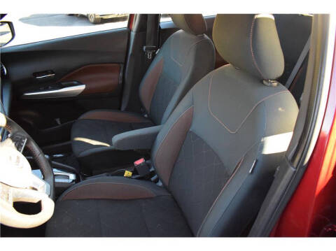 2020 Nissan Kicks SR