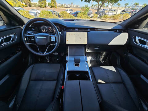 2025 Land Rover Range Rover Velar P250 Dynamic SE