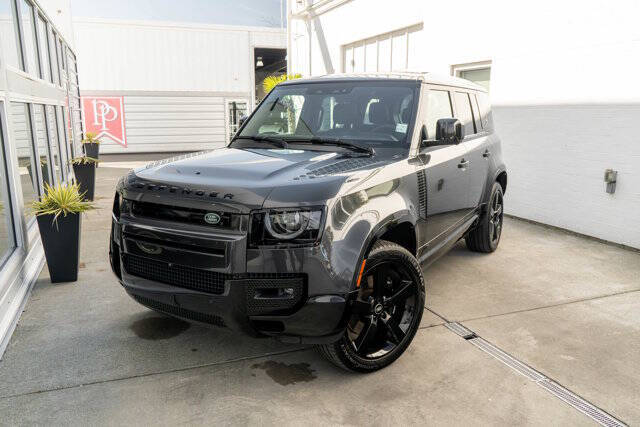 2023 Land Rover Defender 9