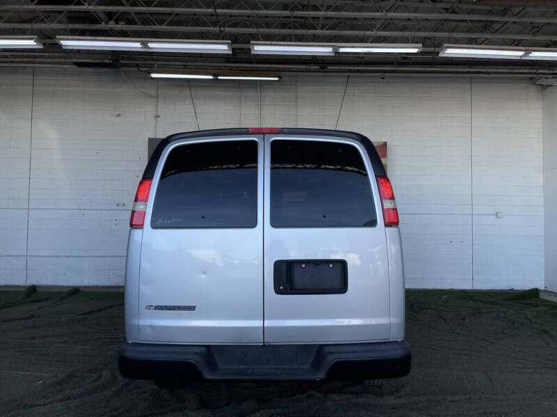 2016 Chevrolet Express LS 2500