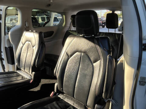 2017 Chrysler Pacifica Touring Plus