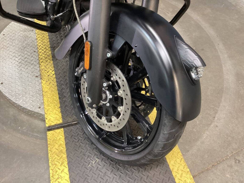 2018 Indian Springfield Dark Horse&#