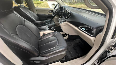 2022 Chrysler Pacifica Touring L