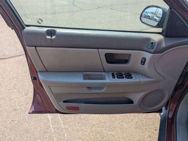 2004 Ford Taurus SE