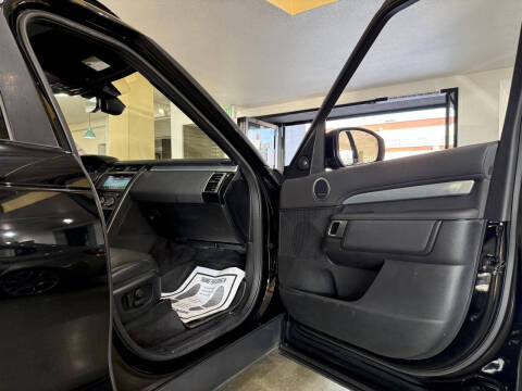 2020 Land Rover Discovery Landmark Edition