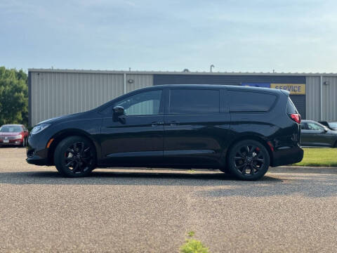 2020 Chrysler Pacifica Touring