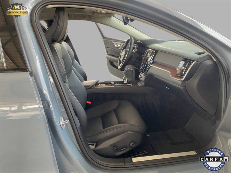 2024 Volvo S60 B5 Plus Dark Theme