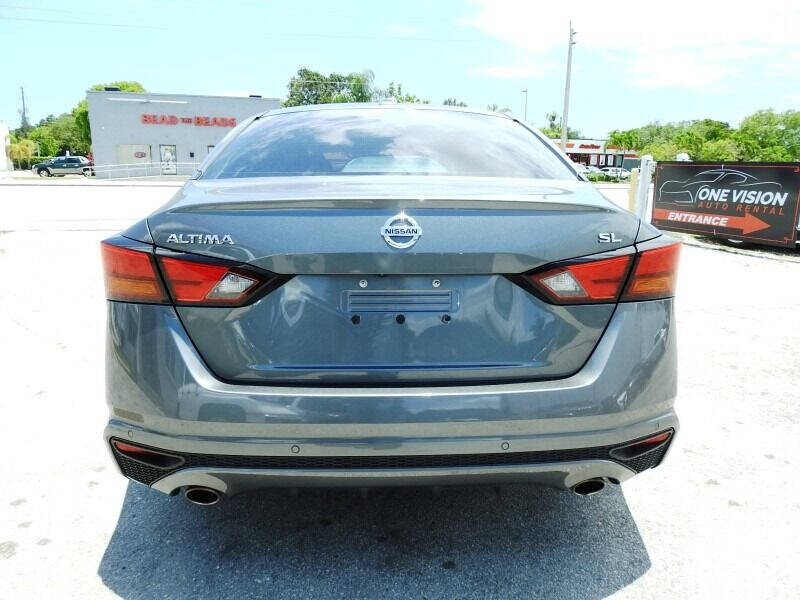 2019 NISSAN Altima Sedan - $17,900