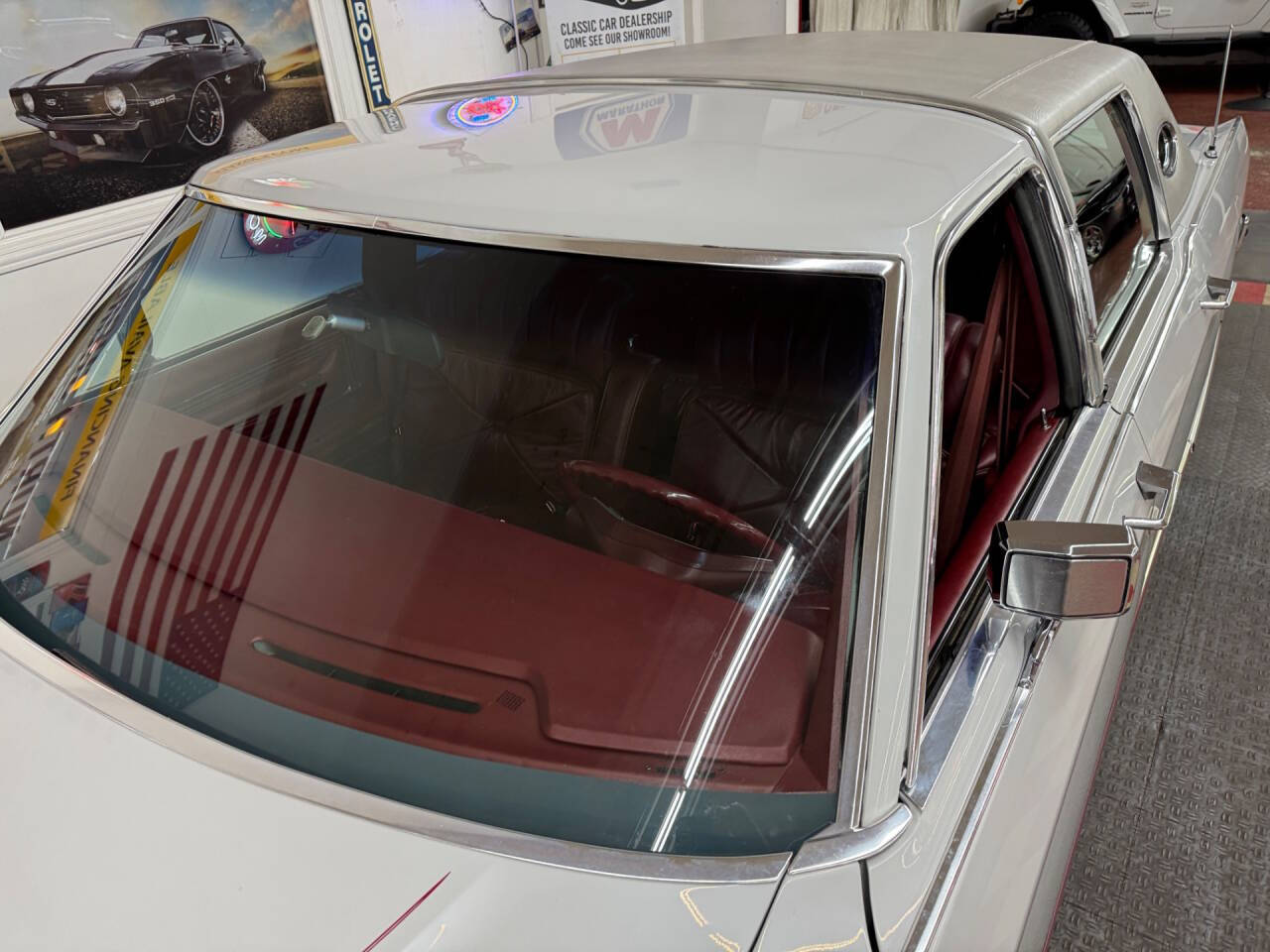 1977 Lincoln Town Car 9
