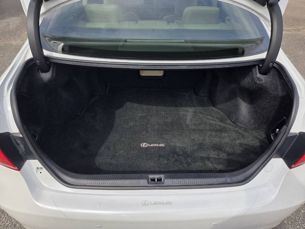 White 2012 Lexus ES 350 Base 4dr Sedan 11