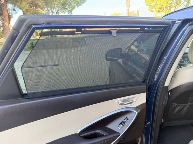 2017 Hyundai Santa Fe Limited Ultimate