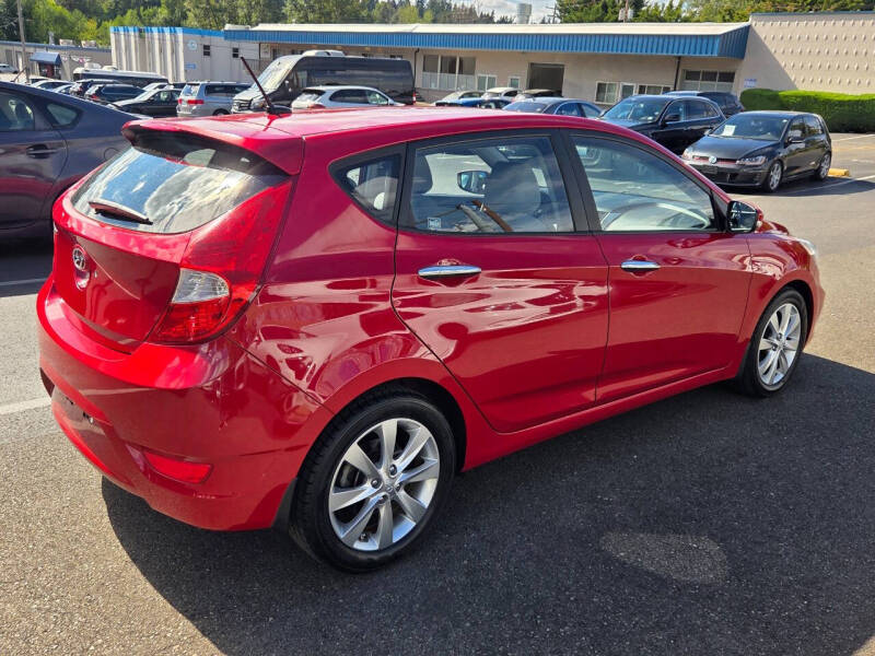 2013 Hyundai Accent SE