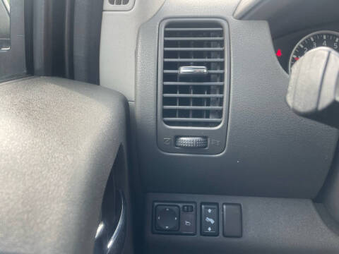 2010 Nissan Pathfinder LE