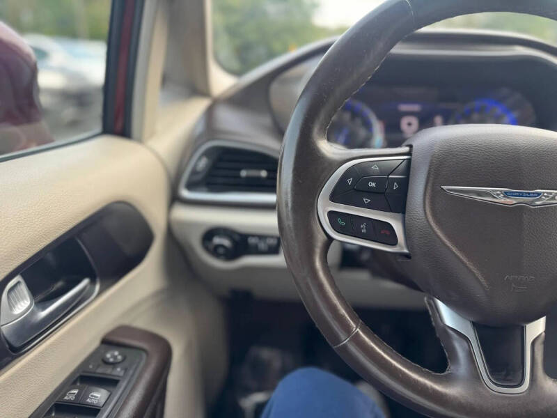 2017 Chrysler Pacifica Touring-L Plus