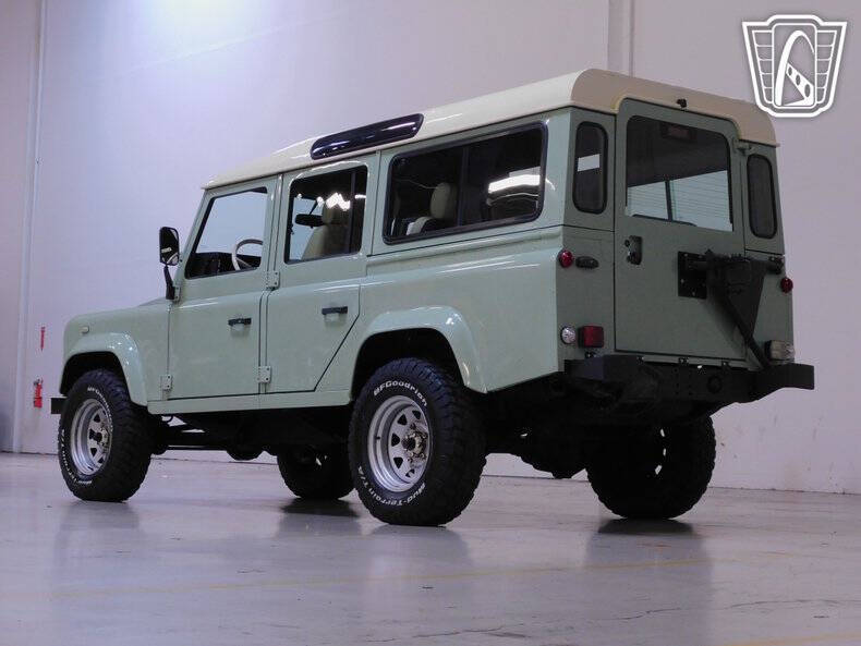 1987 Land Rover Defender