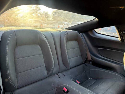 2016 Ford Mustang V6