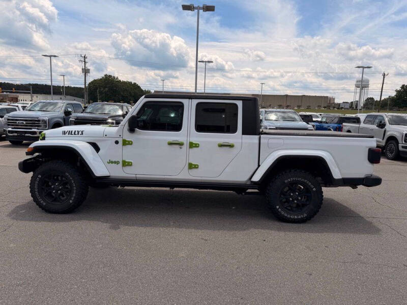 2024 Jeep Gladiator Willys