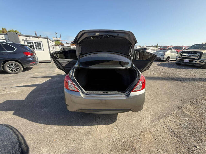 2016 Nissan Versa 1.6 S