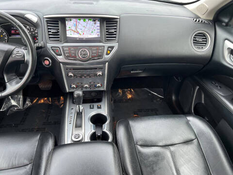 2017 Nissan Pathfinder Platinum