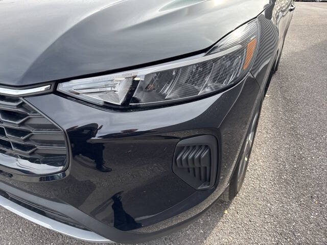 2025 Ford Escape Hybrid ST-Line