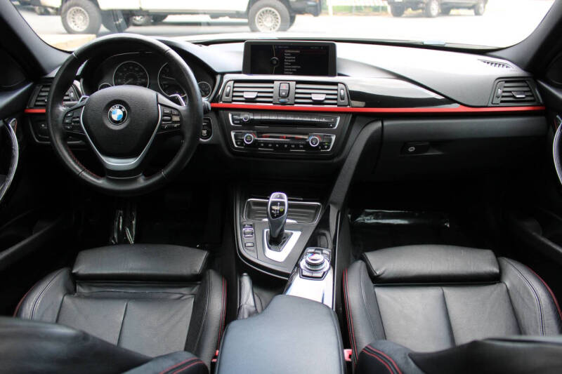2012 BMW 3 Series 328i