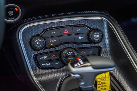 2015 Dodge Challenger SXT Plus