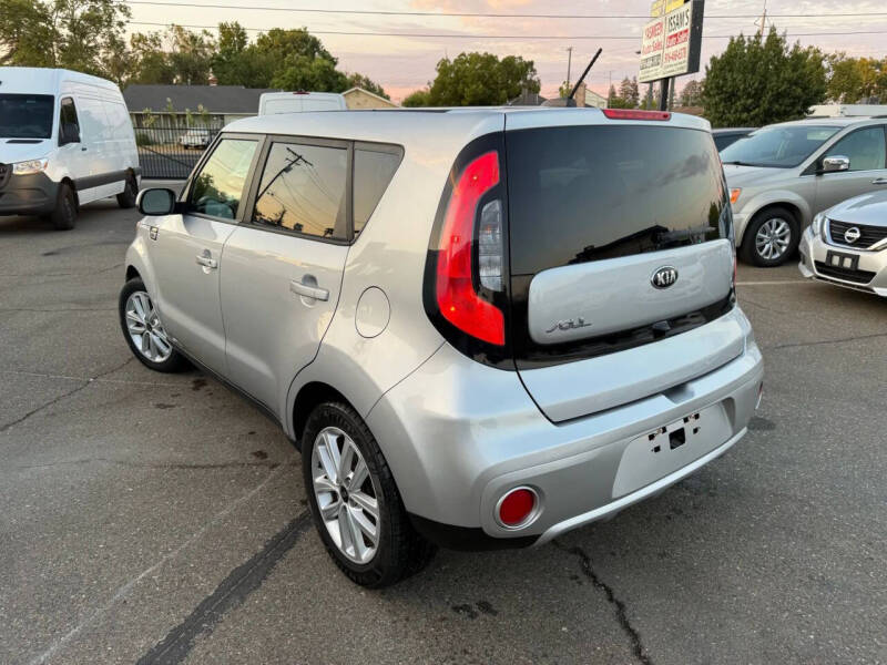 2018 Kia Soul +