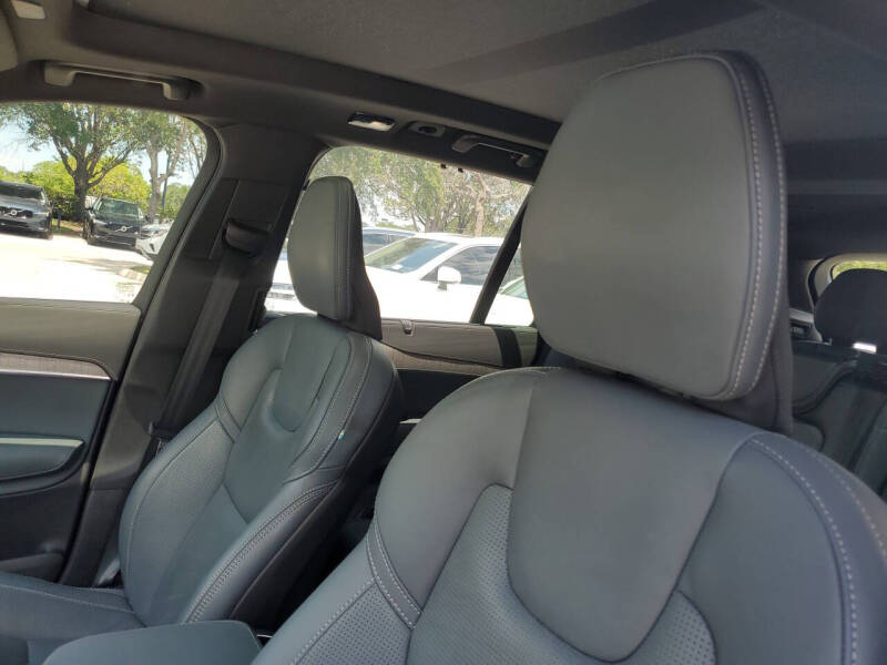 2024 Volvo XC90 B6 Ultimate Bright Theme 7P