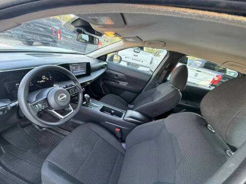 2025 Nissan Kicks S