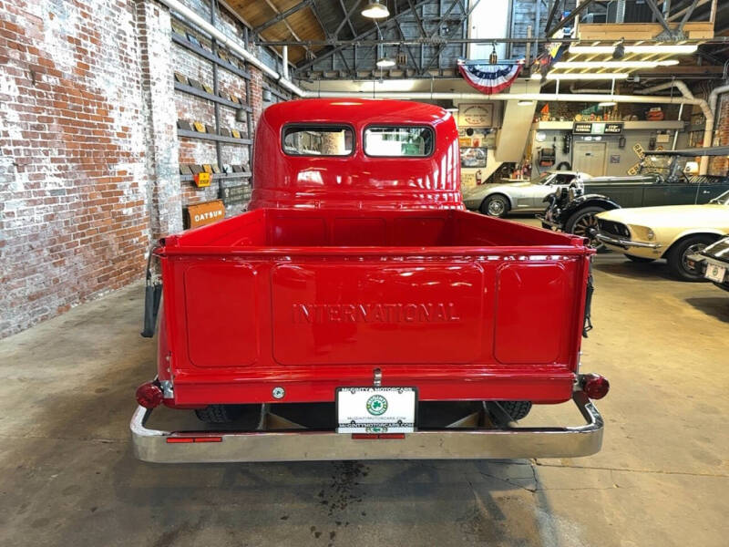 1955 International R-100