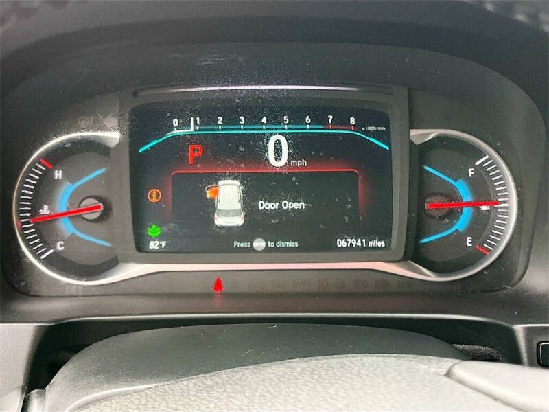 2021 Honda Pilot Touring w/Rear Captain's Chairs