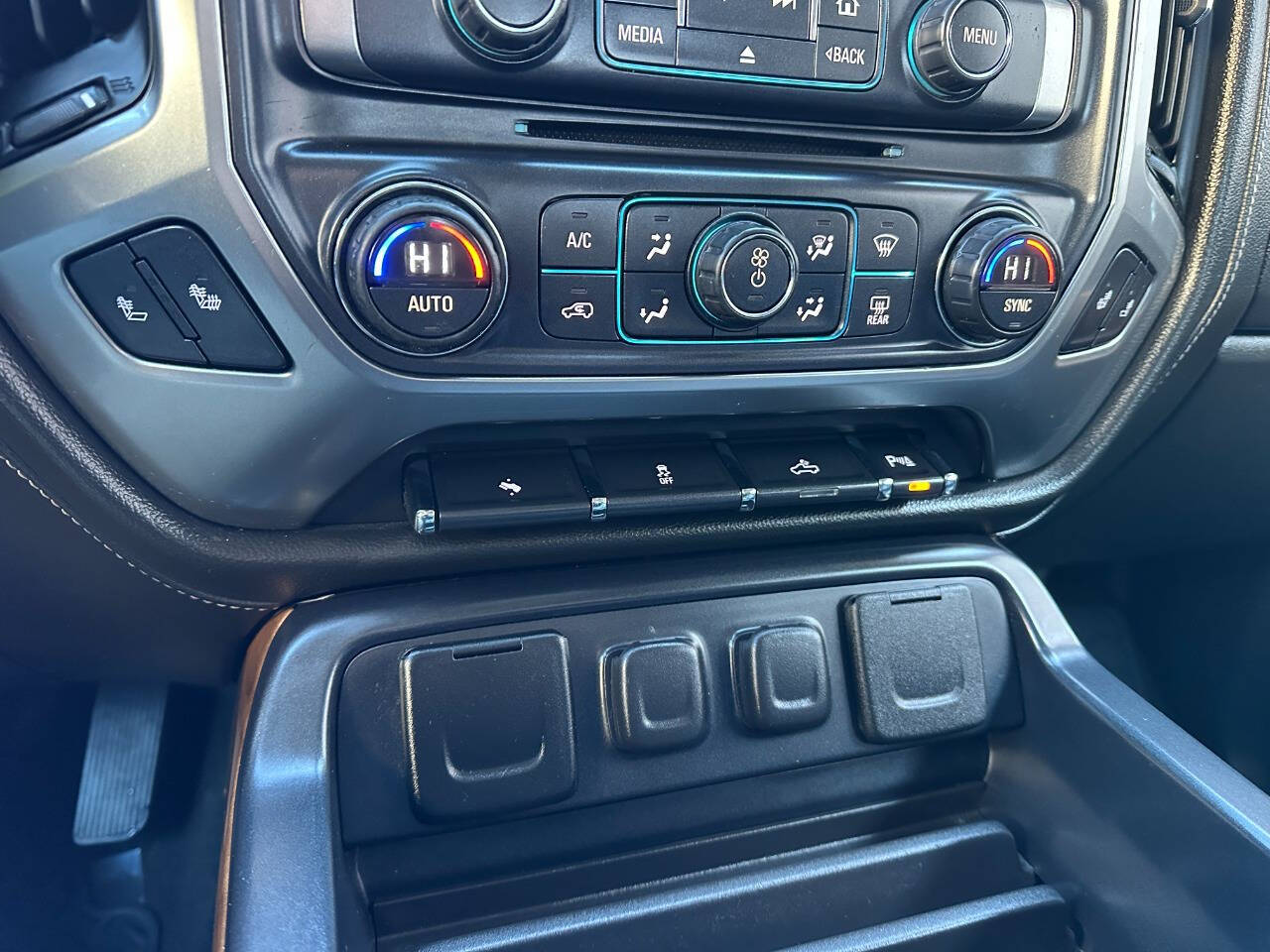 ChevroletSilverado 150045