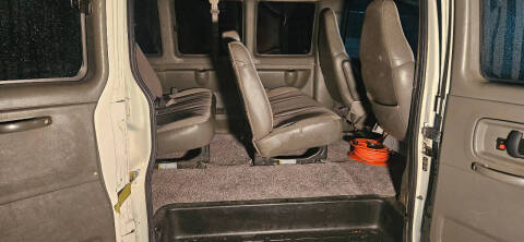 2004 Chevrolet Express 3500 LS