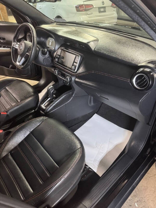 2019 Nissan Kicks SR