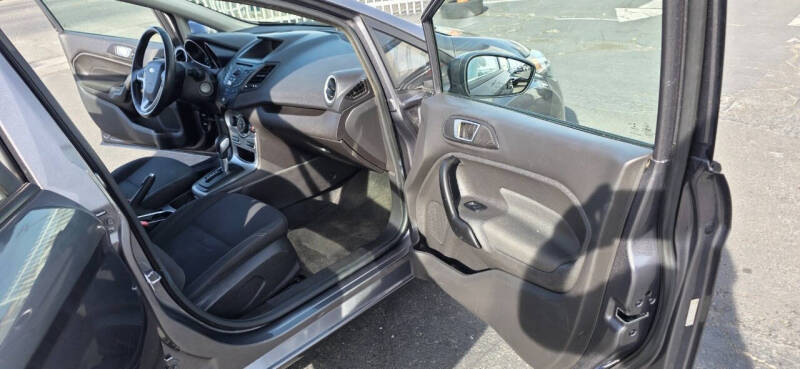 2014 Ford Fiesta SE
