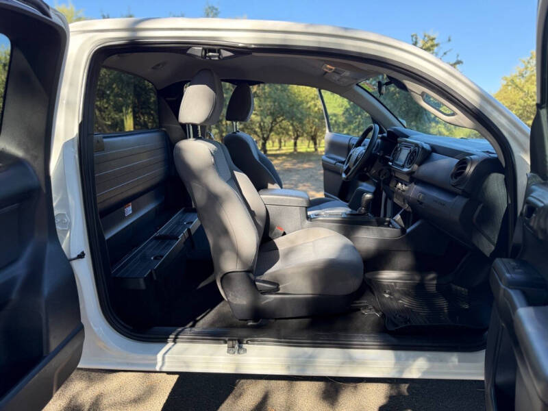 2019 Toyota Tacoma SR