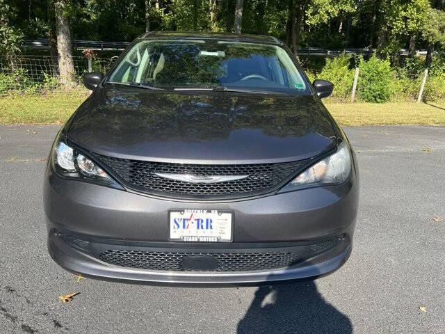 2022 Chrysler Voyager LX