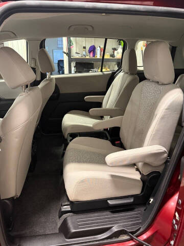 2012 Mazda MAZDA5 Sport