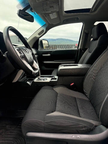 2015 Toyota Tundra SR5