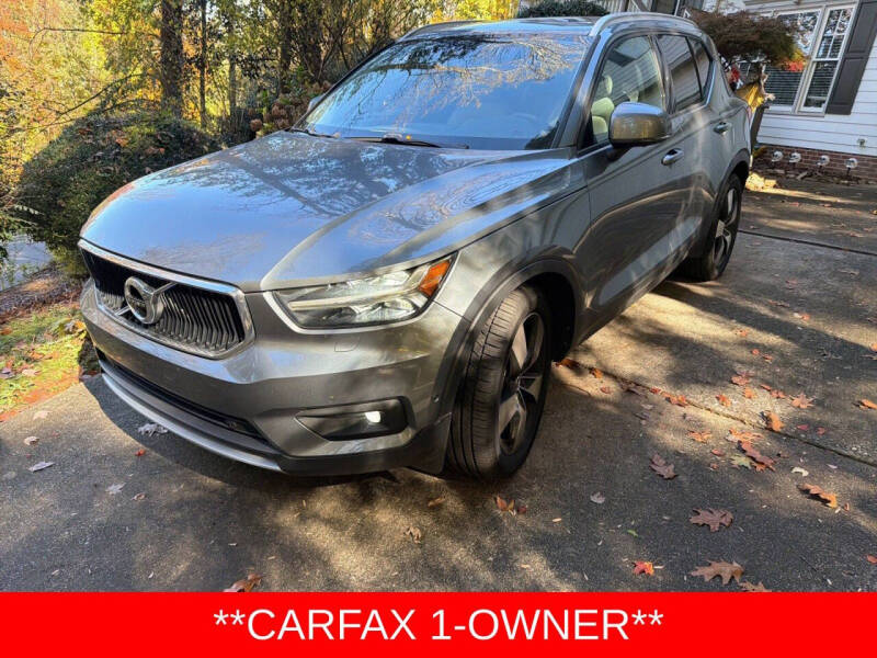 2019 Volvo XC40 T5 Momentum