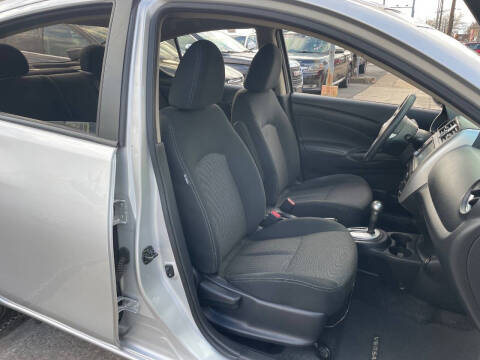 2019 Nissan Versa SV