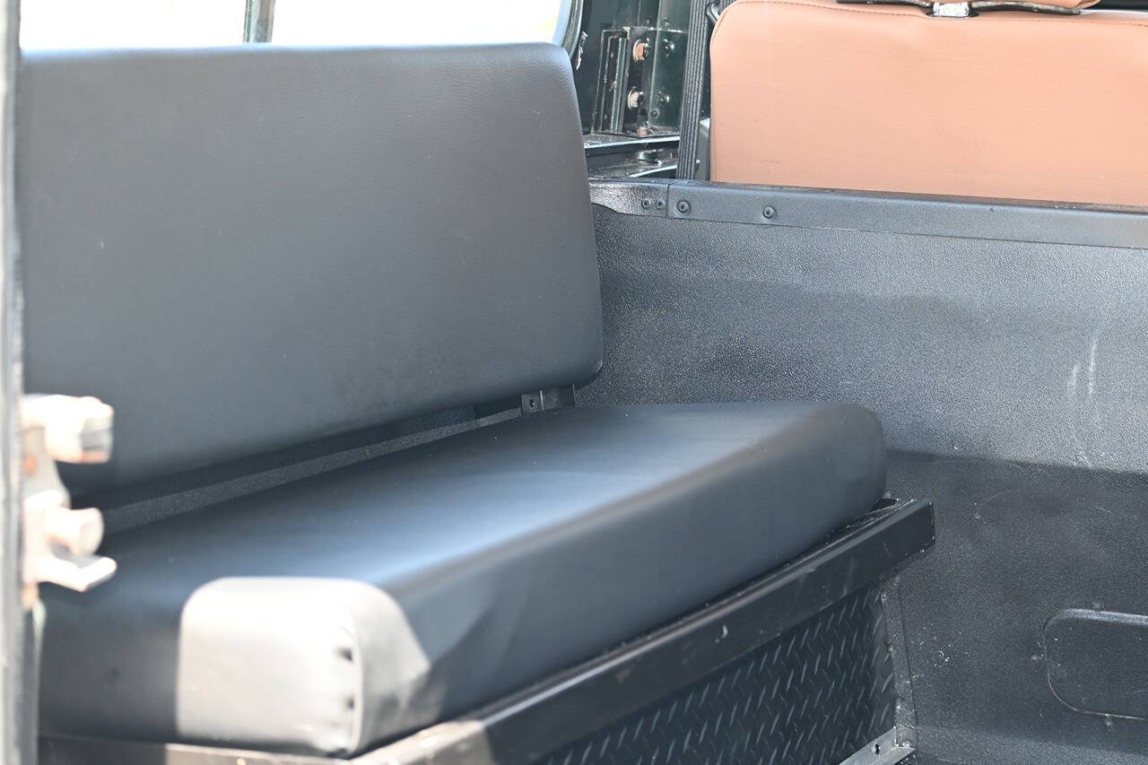 1998 Land Rover Defender 23