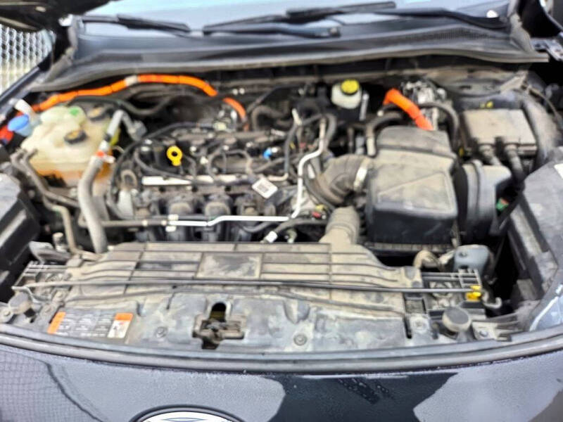 2021 Ford Escape Hybrid Titanium