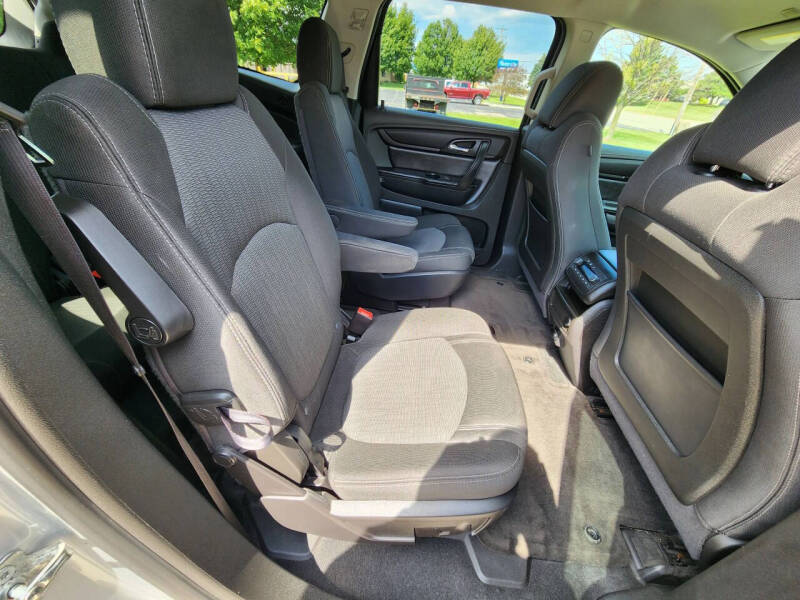 2017 Chevrolet Traverse LT