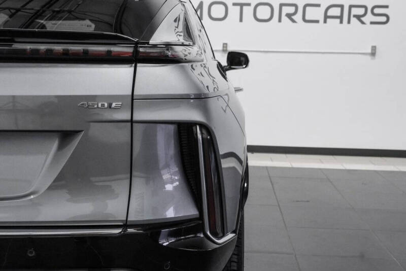 2024 Cadillac LYRIQ Luxury 3