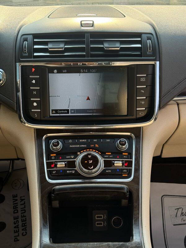 2017 Lincoln Continental Select