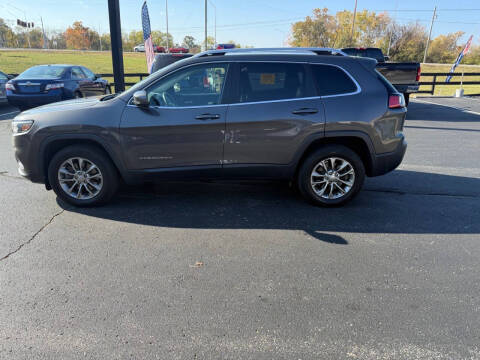 2019 Jeep Cherokee for sale at J & B Auto Mart in Frankfort KY