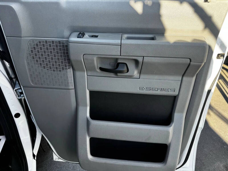 2013 Ford E-Series E-150